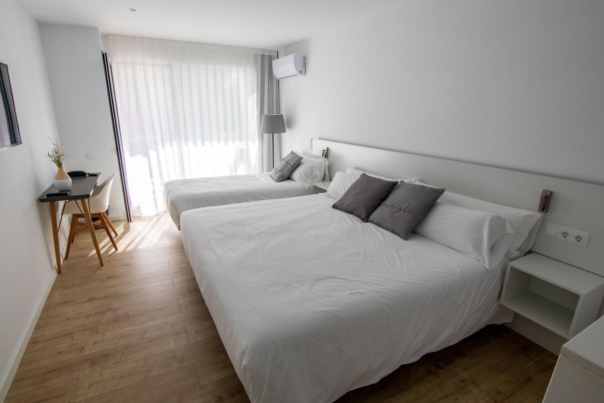 Hotel Hcp Calella De Palafrugell Bagian luar foto